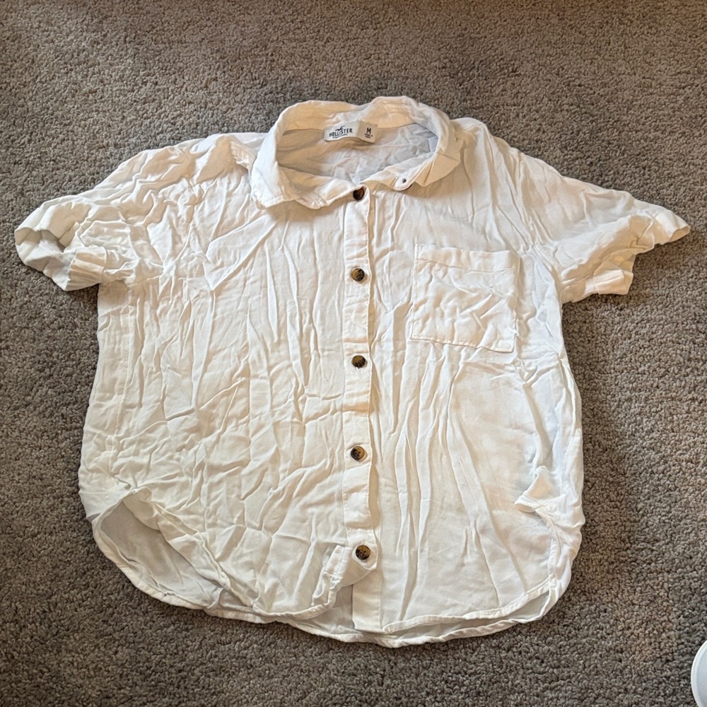 Lightweight Short Sleeve Button-Up Shirt in white